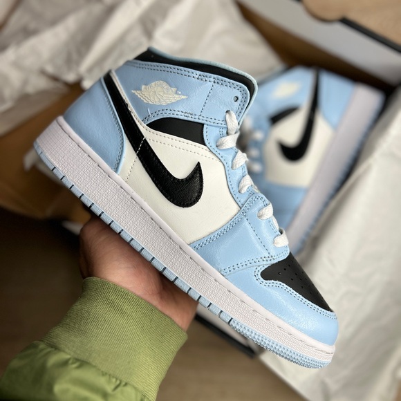 Air Jordan 1 Mid Light Blue - Picture 2 of 8